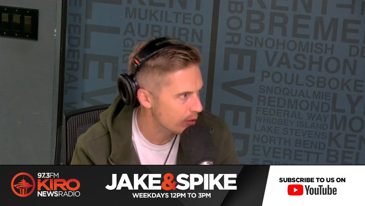 Watch Dave Niehaus' daughter recalls Polanco's crucial hit next to her dad's statue