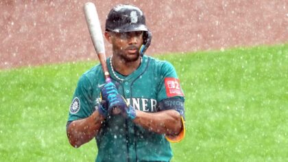 Seattle's ironic weakness: Mariners 1-6 when rain delays games