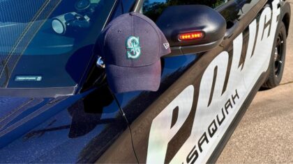 Issaquah PD celebrates Mariners playoffs with temporary dress code change