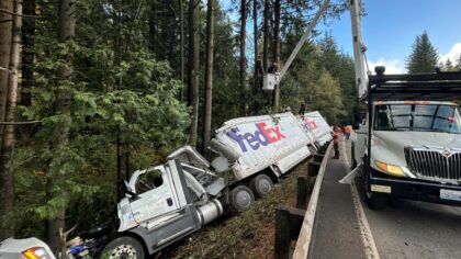 FedEx truck crashes into trees near Tiger Mountain Summit, all lanes back open